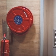 Brandschutztür verkeilen