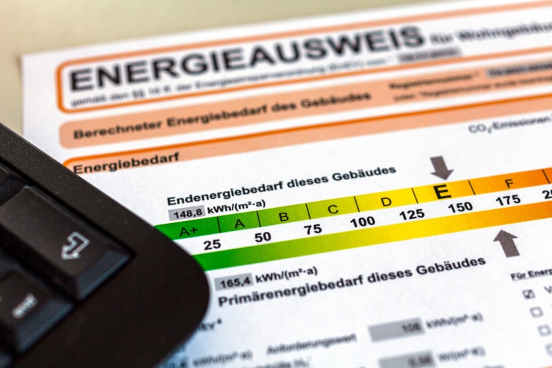 Ermittlung der Energiebilanz einer Immobilie um Gebäude und Wohnungen aus energetischer Sicht vergleichbar zu machen und Heizkosten abschätzen zu können