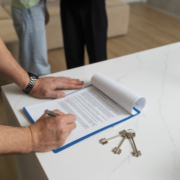 Gebäudeversicherung und Immobilienverkauf
